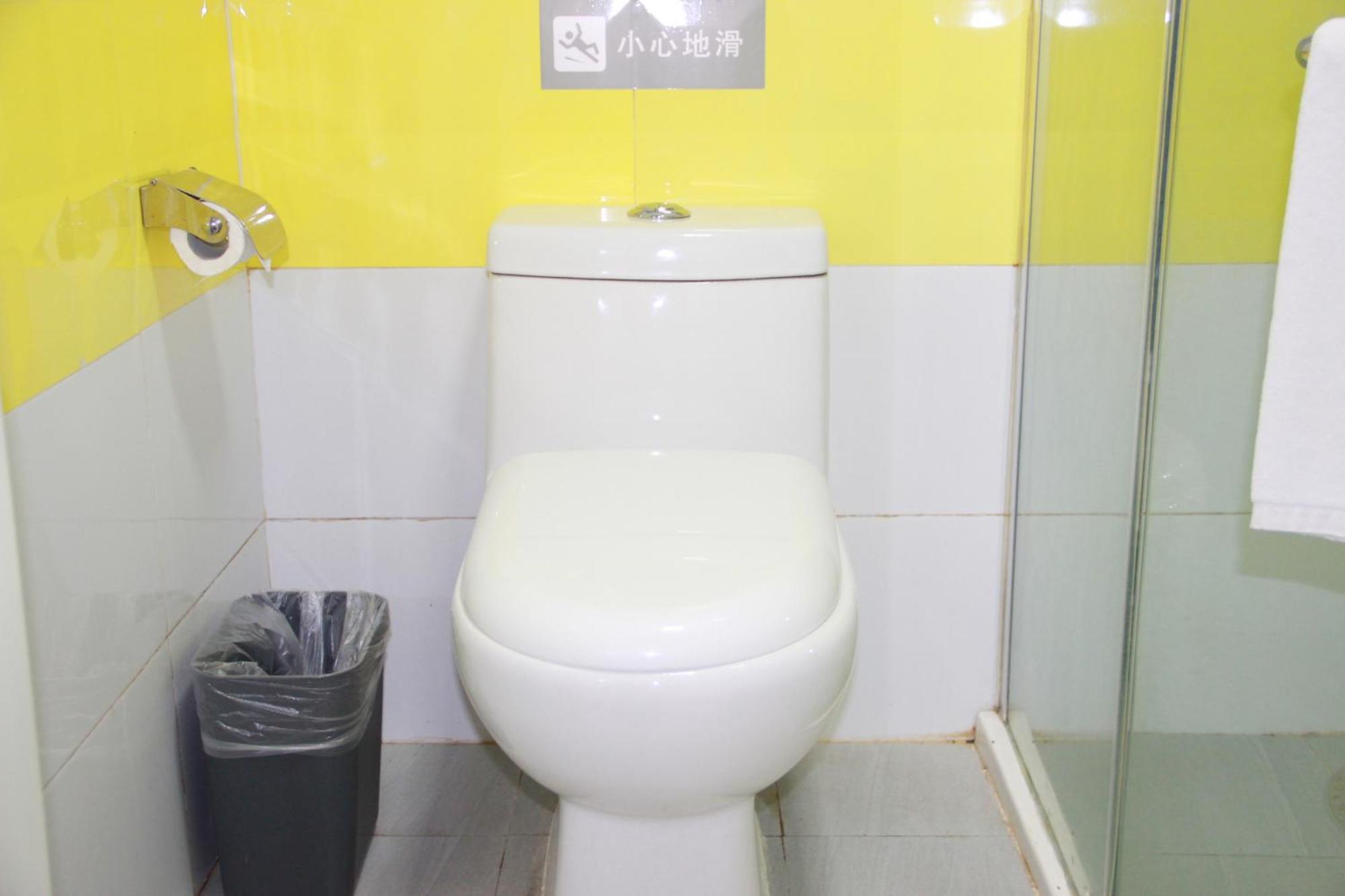 7Days Inn Guangzhou South Railway Station Huijiang Subway Station Exterior foto